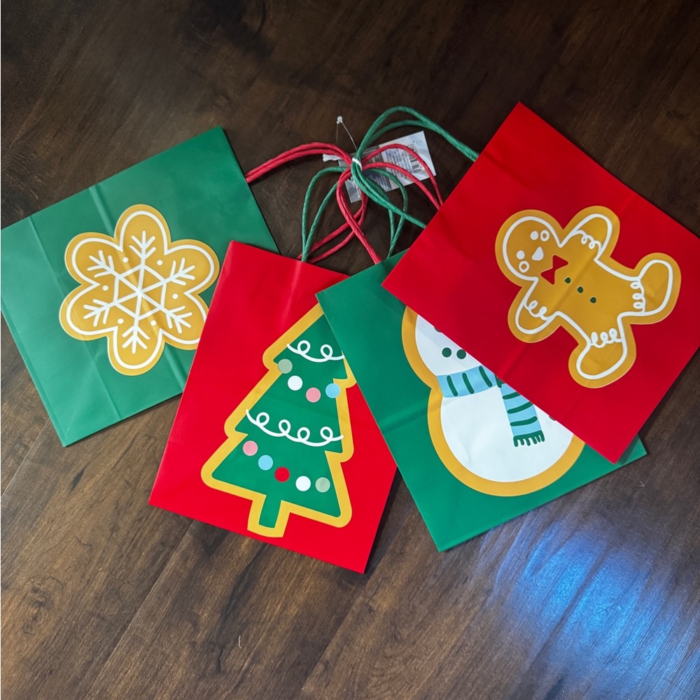 96 TOTAL Christmas gift wrap gift bags bundle lot of Target Spritz bags